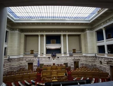 Ολομέλεια: Ξεκίνησε η «μάχη» για τη Συμφωνία των Πρεσπών